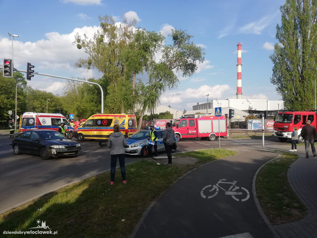 Zderzenie motocykla i osobówki na Zazamczu