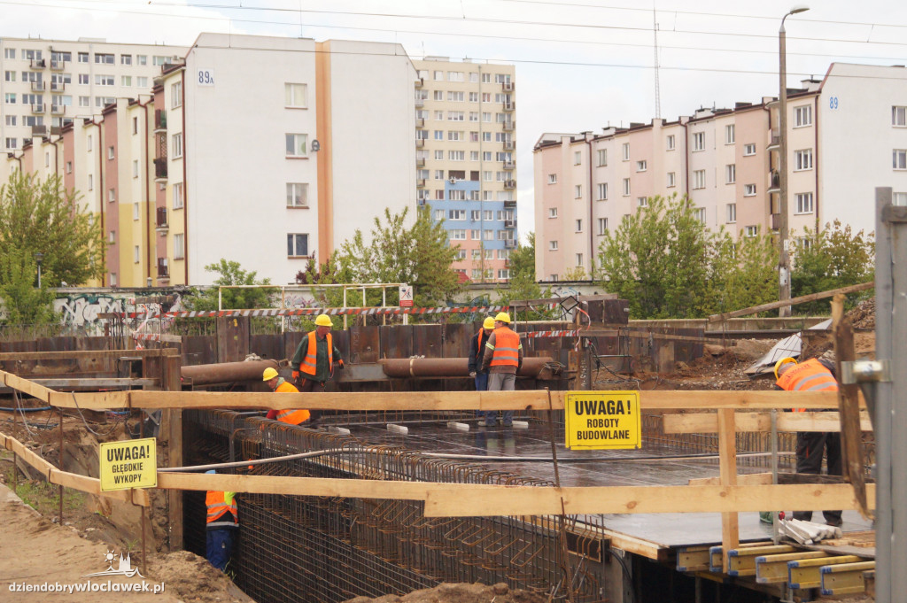 Budowa tunelu pod torami na Zazamczu. Jest tempo!