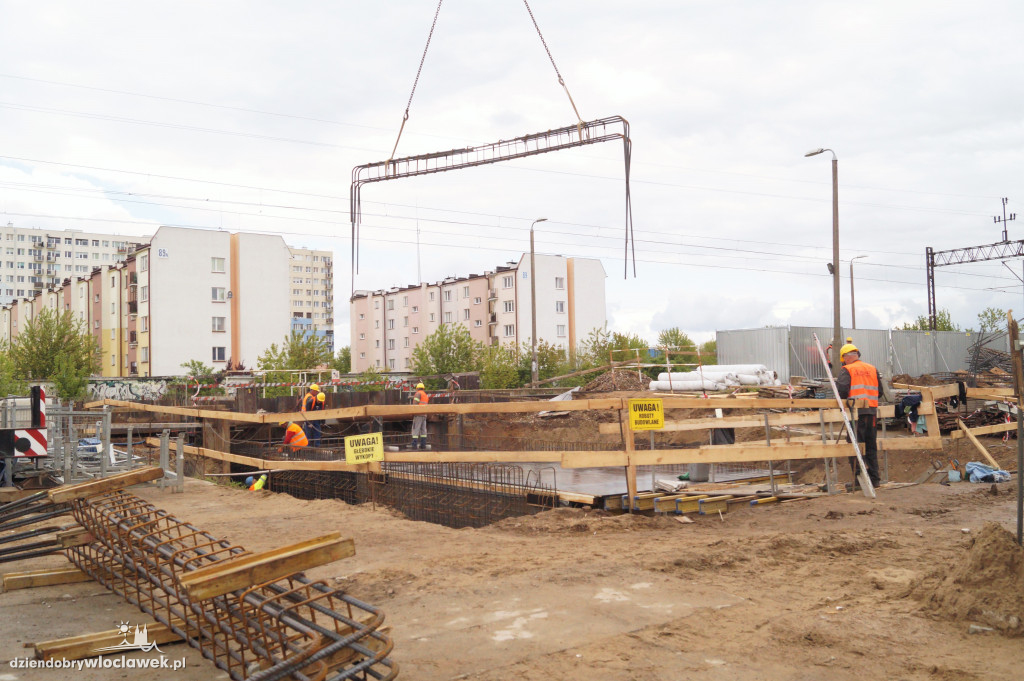 Budowa tunelu pod torami na Zazamczu. Jest tempo!