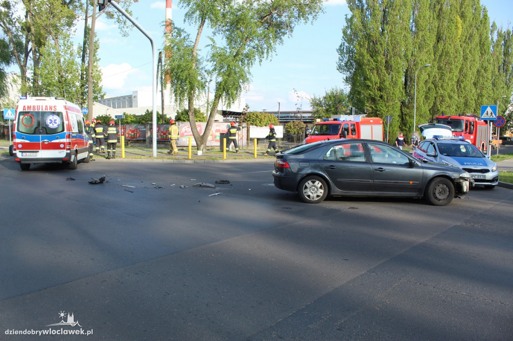 Zderzenie motocykla i osobówki na Zazamczu
