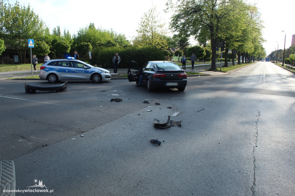 Zderzenie motocykla i osobówki na Zazamczu