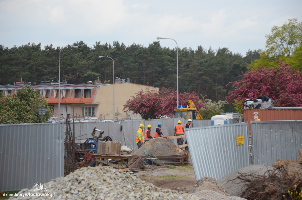 Na ul. Promiennej praca wre! Tak budują tunel