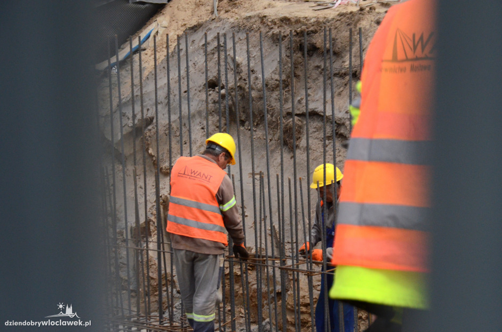 Na ul. Promiennej praca wre! Tak budują tunel