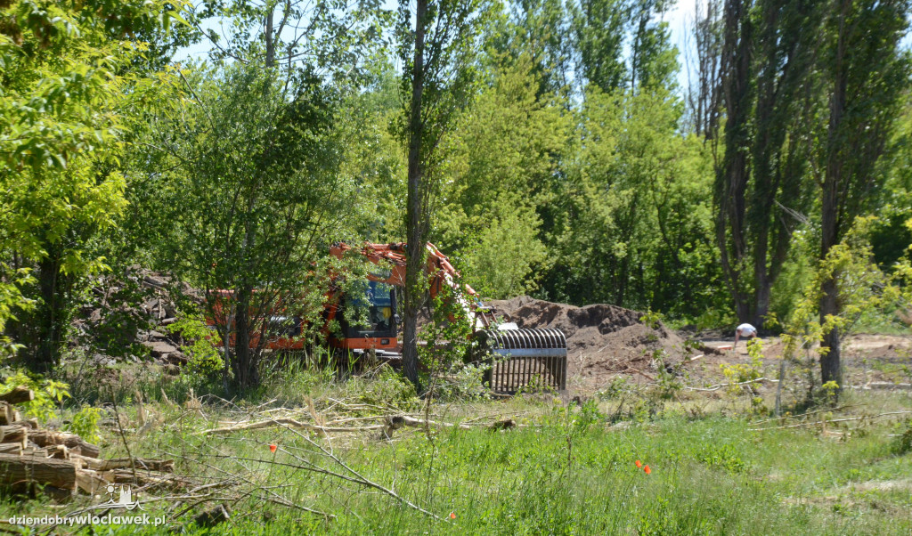 Ruszyły prace związane z budową letnich basenów