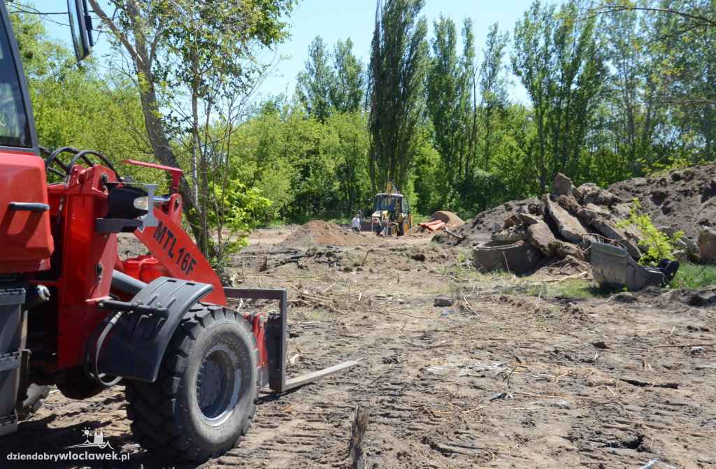 Ruszyły prace związane z budową letnich basenów