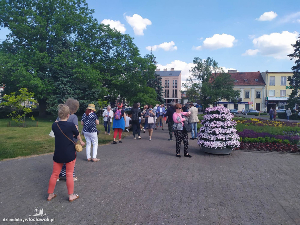 Tłok na pl. Wolności. Zbierają podpisy dla Trzaskowskiego