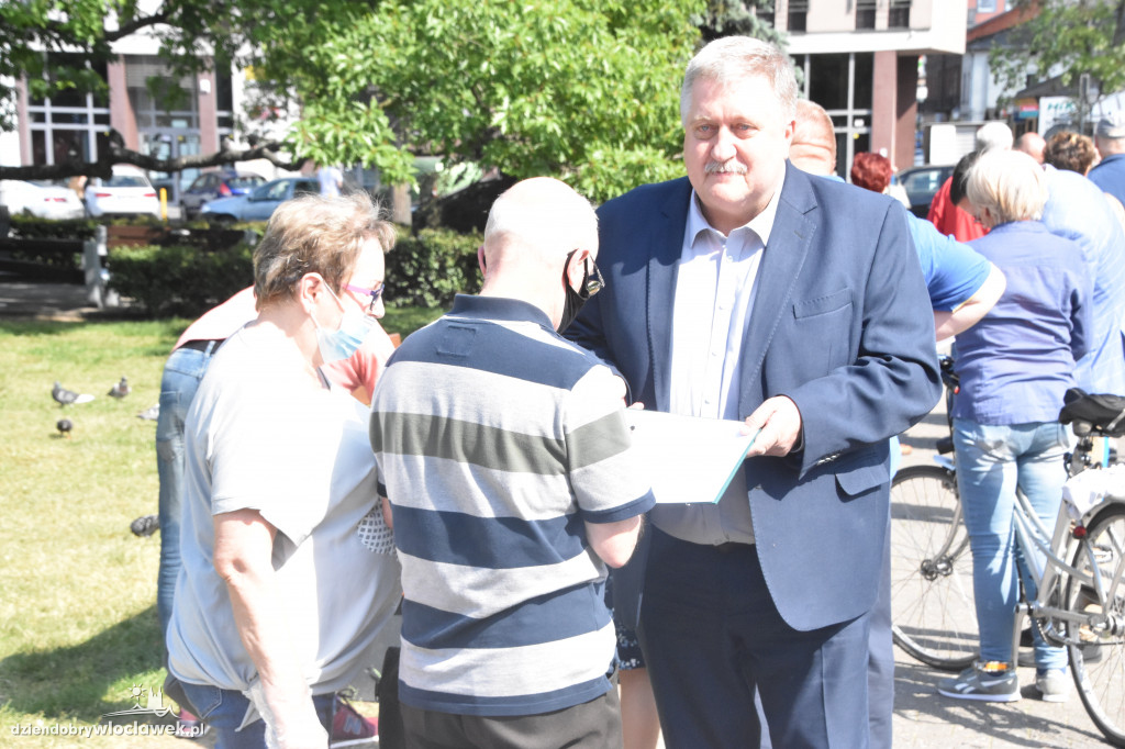 Tłok na pl. Wolności. Zbierają podpisy dla Trzaskowskiego