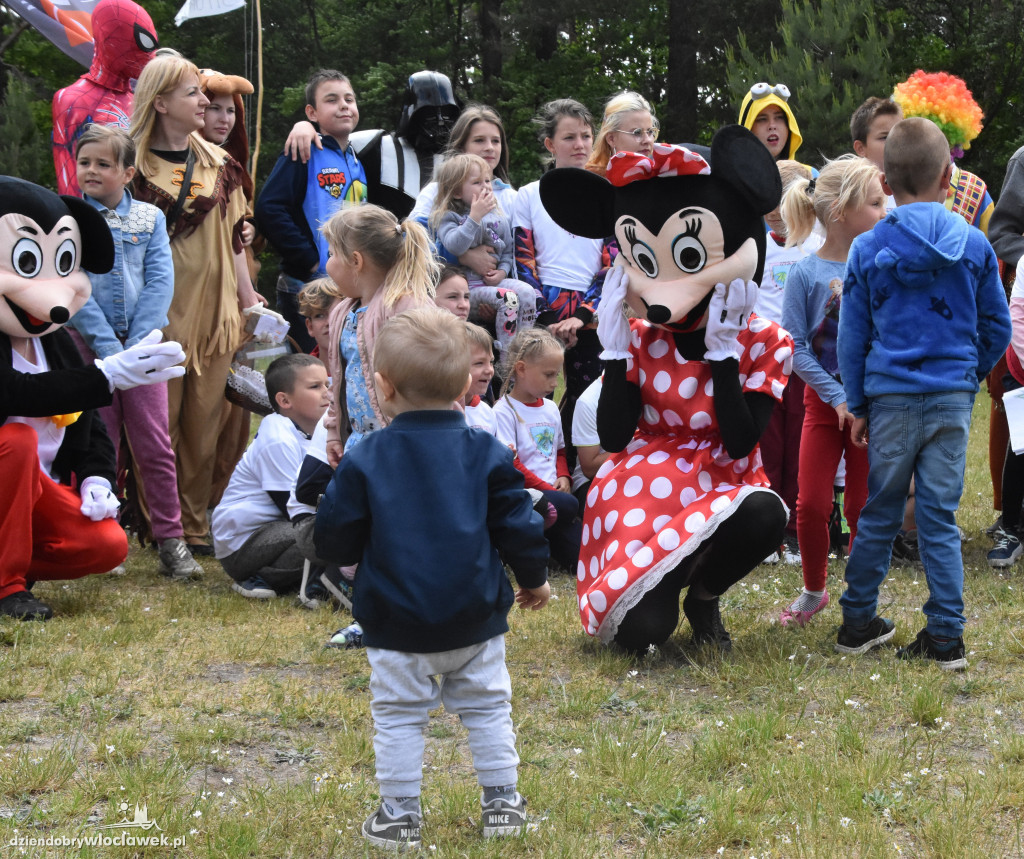 Bajkowy korowód na osiedlu Zakręt