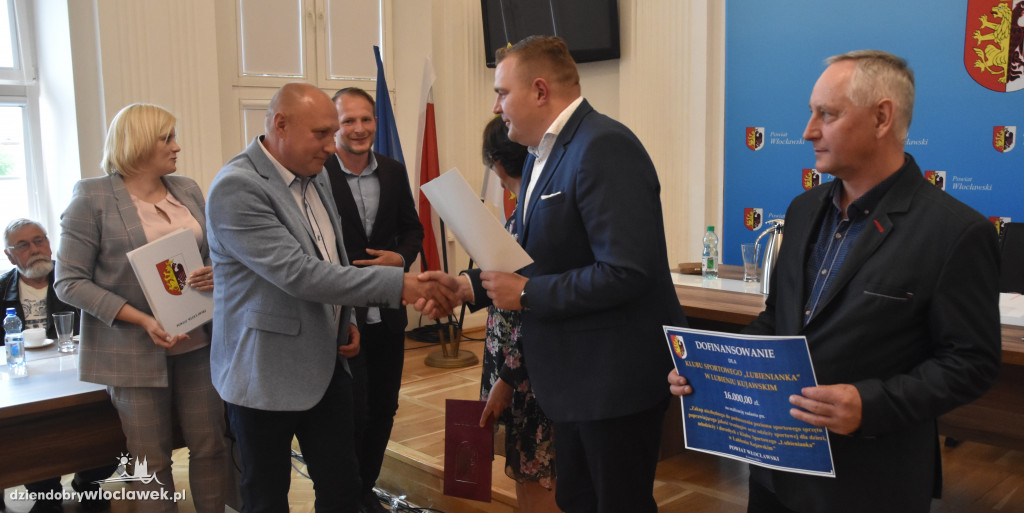 Powiat włocławski rozdał dotacje dla klubów