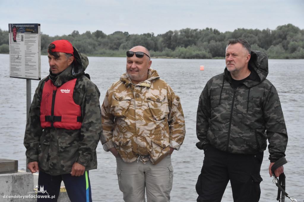 Byli komandosi chcą przepłynąć całą Wisłę