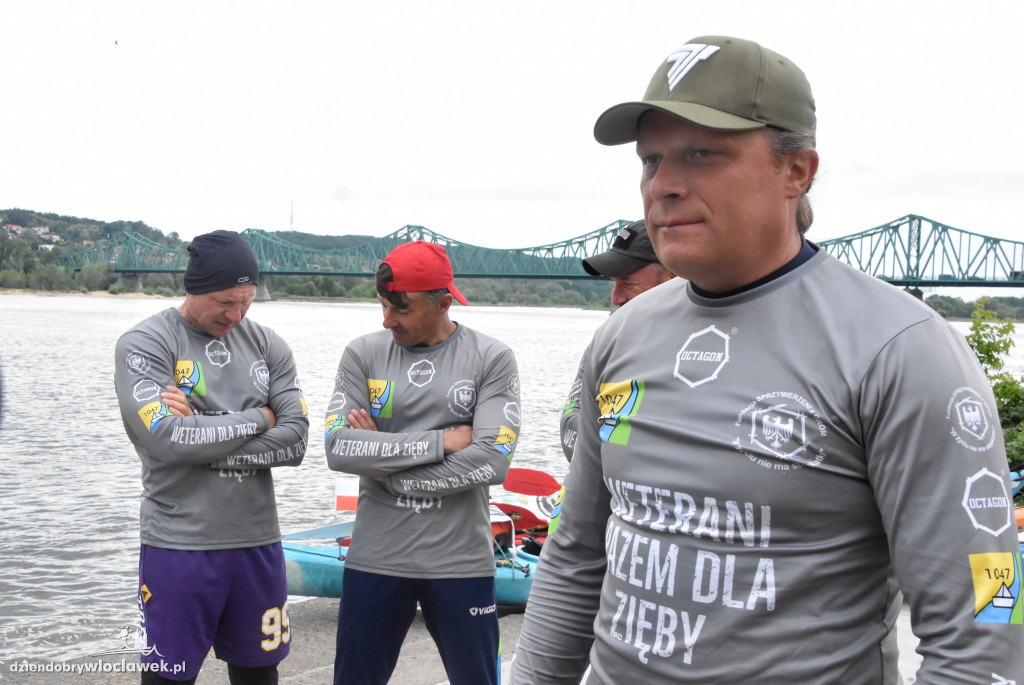 Byli komandosi chcą przepłynąć całą Wisłę
