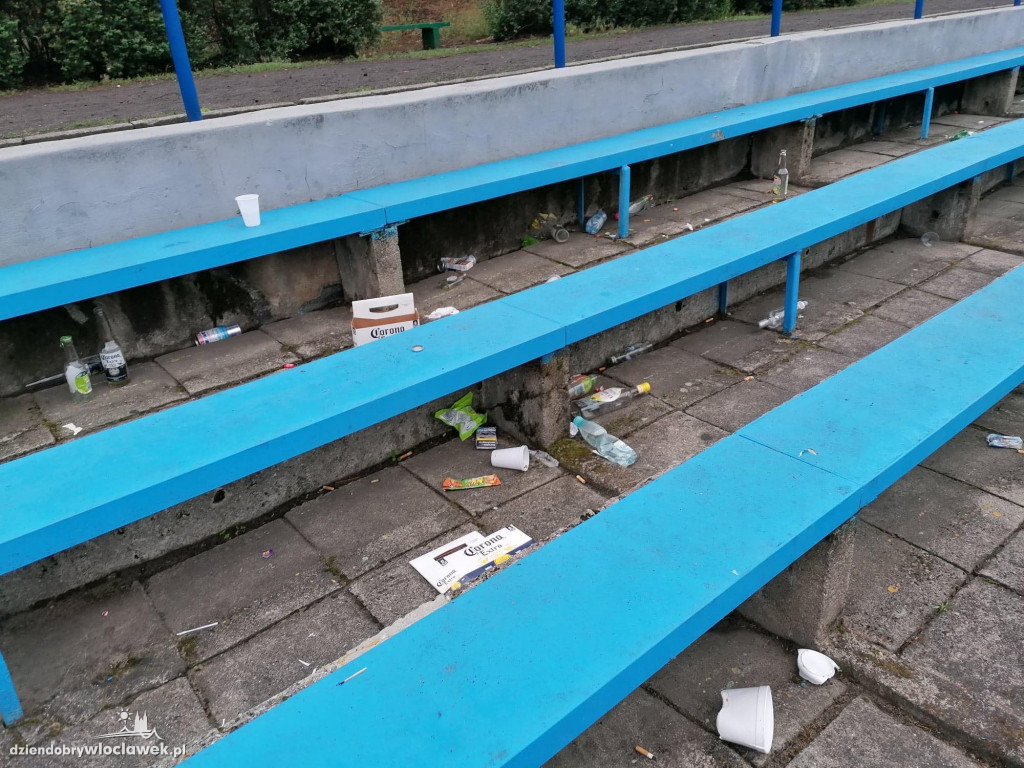 Stadion Przylesie znów tonie w śmieciach
