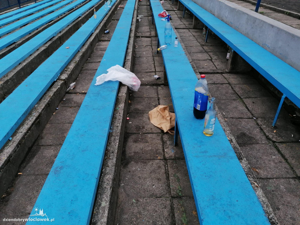 Stadion Przylesie znów tonie w śmieciach