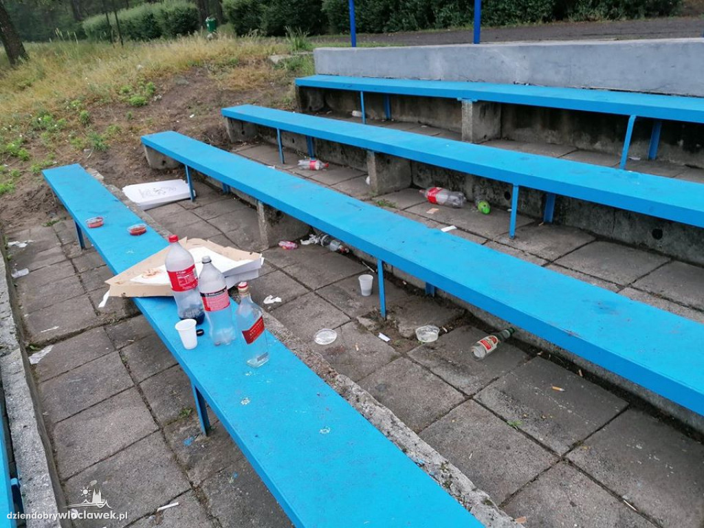 Stadion Przylesie znów tonie w śmieciach
