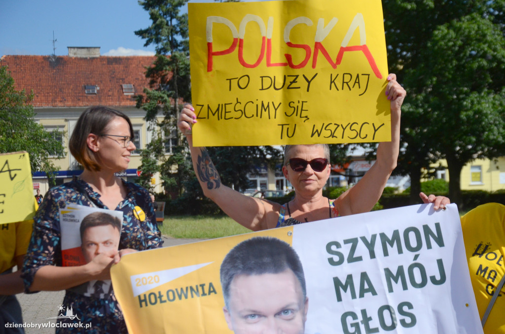 Sztab Hołowni w akcji na pl. Wolności