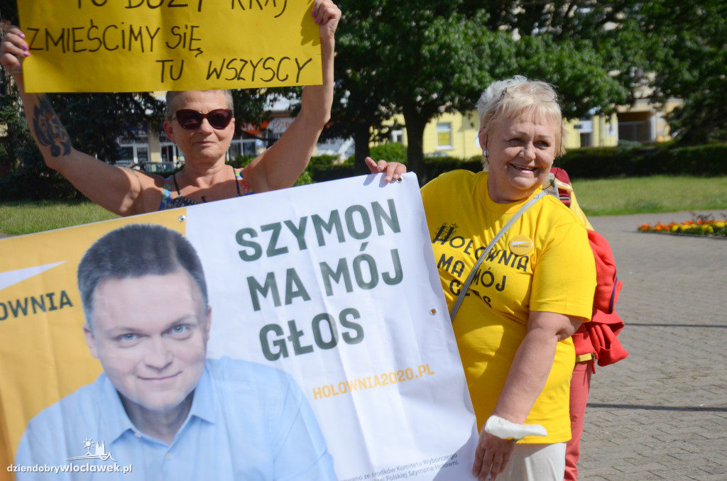 Sztab Hołowni w akcji na pl. Wolności