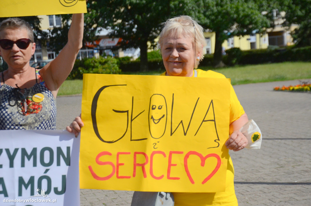 Sztab Hołowni w akcji na pl. Wolności