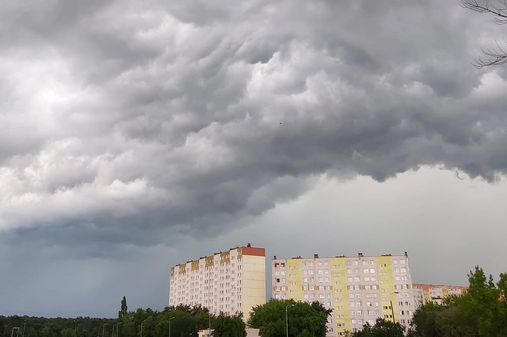 Burzowe chmury w obiektywach włocławian