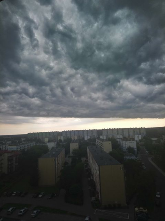Burzowe chmury w obiektywach włocławian