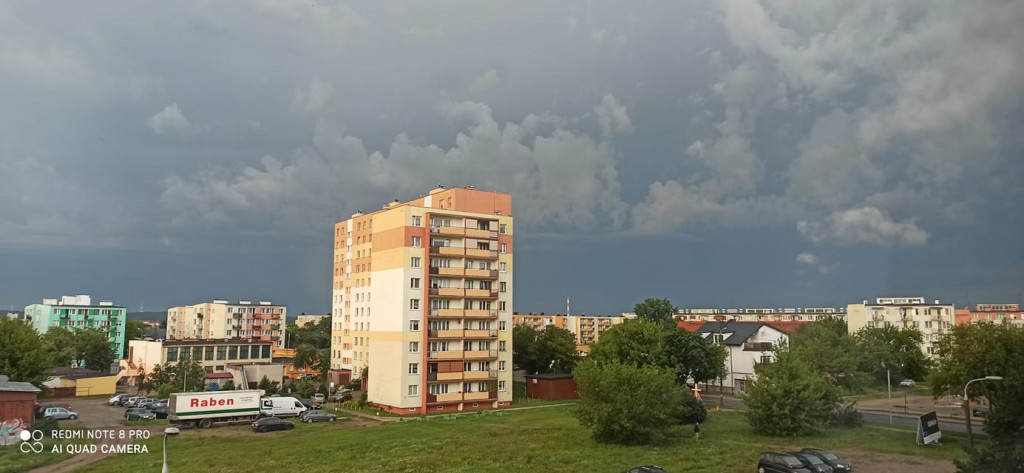 Burzowe chmury w obiektywach włocławian