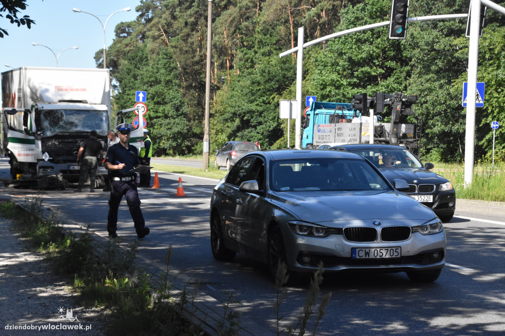 Na Kazimierza Wielkiego zderzyły się dwa auta