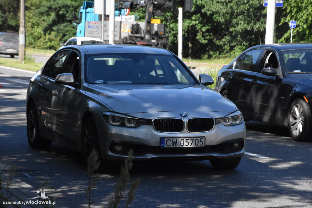Na Kazimierza Wielkiego zderzyły się dwa auta