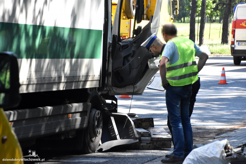 Na Kazimierza Wielkiego zderzyły się dwa auta