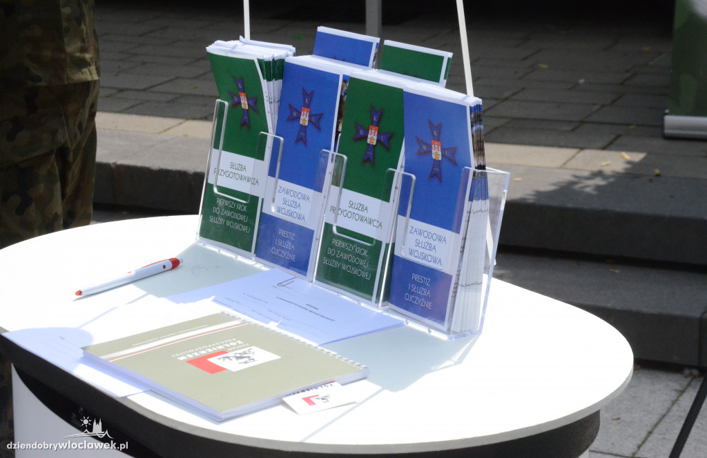 Mobilny punkt informacyjny WKU Włocławek