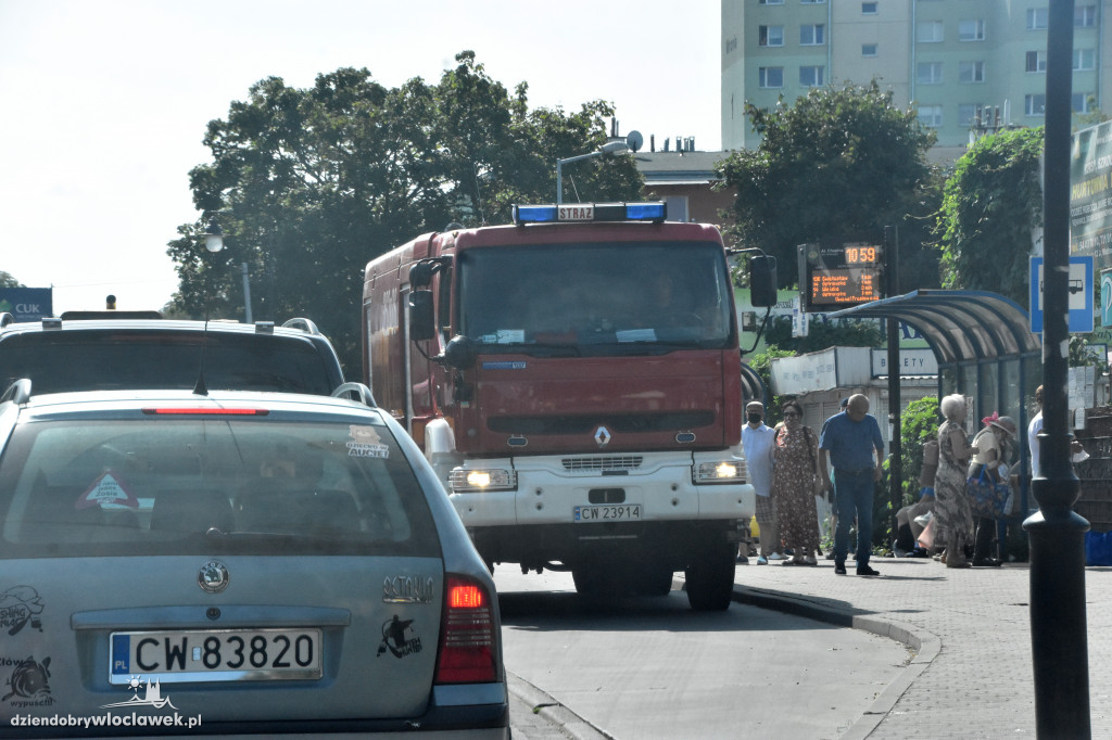 Kłęby dymu nad centrum. Co zrobili złomiarze?