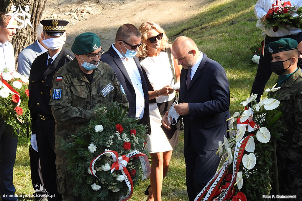 Uczniowie ZSA godnie uczcili swojego patrona