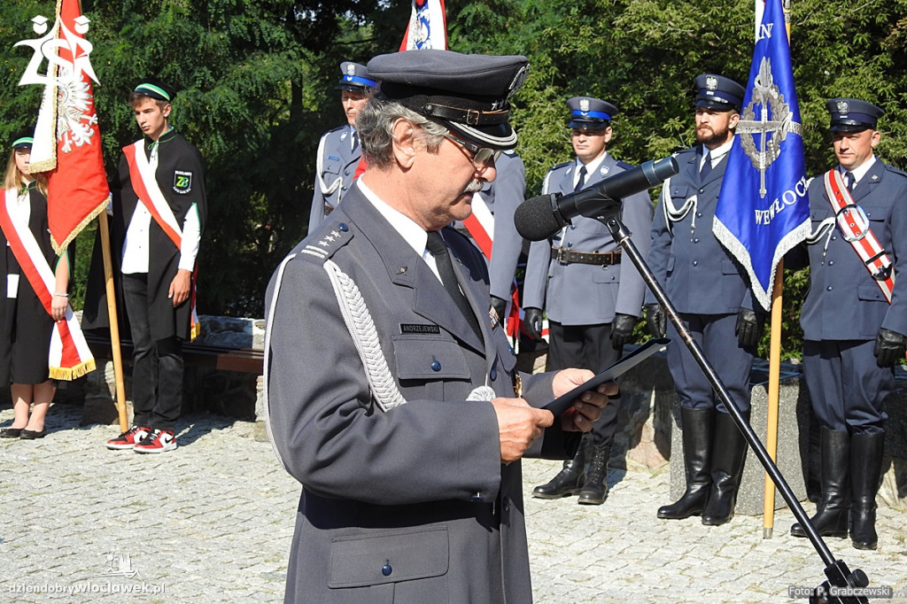 Uczniowie ZSA godnie uczcili swojego patrona