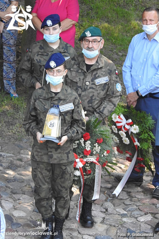 Uczniowie ZSA godnie uczcili swojego patrona