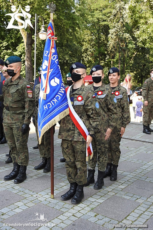 Uczniowie ZSA godnie uczcili swojego patrona