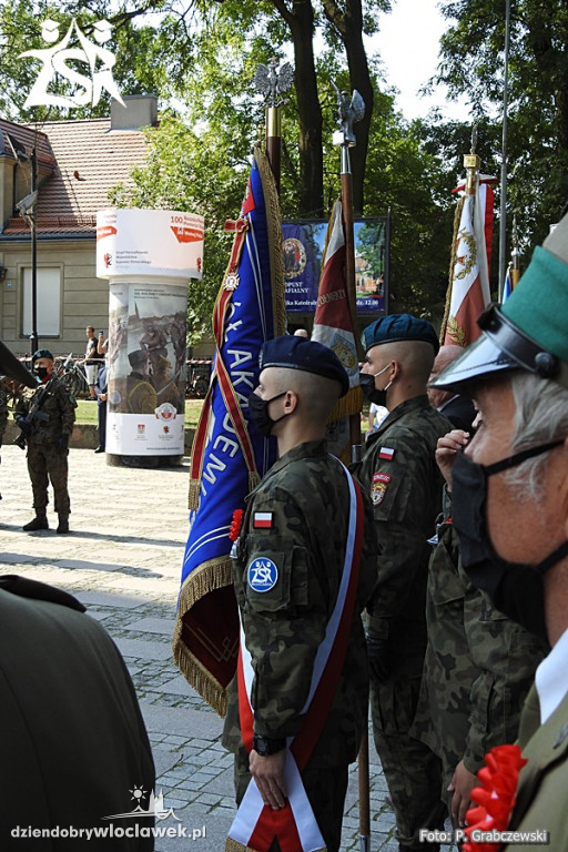 Uczniowie ZSA godnie uczcili swojego patrona