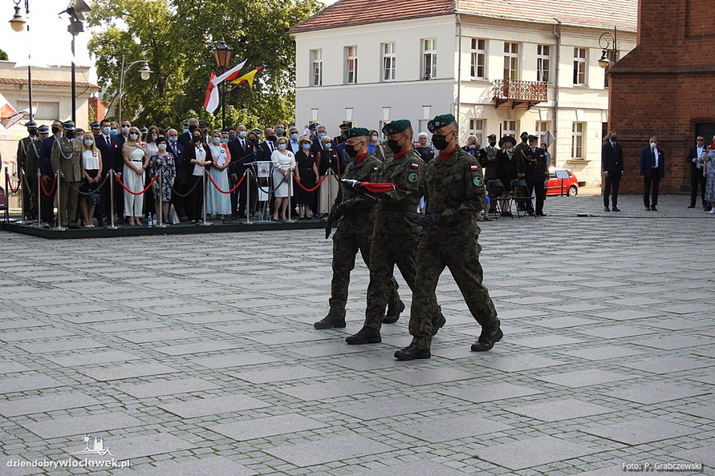 Uczniowie ZSA godnie uczcili swojego patrona
