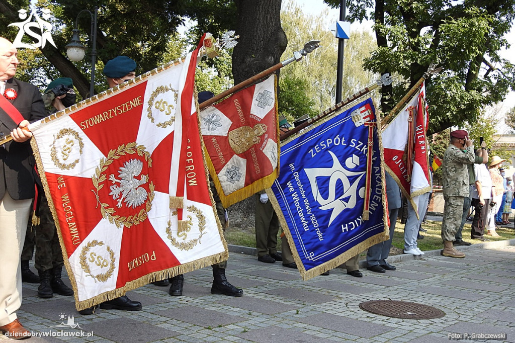 Uczniowie ZSA godnie uczcili swojego patrona