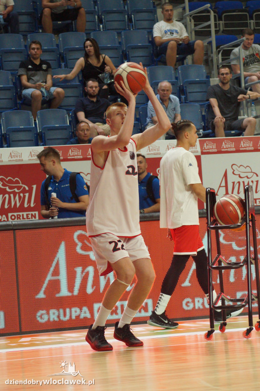 Konkurs rzutów za trzy firmy Anwil