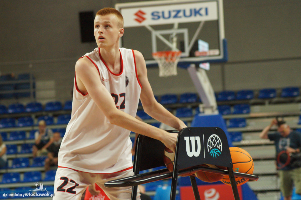 Konkurs rzutów za trzy firmy Anwil