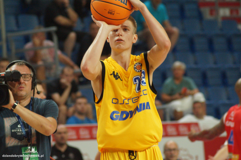 Konkurs rzutów za trzy firmy Anwil