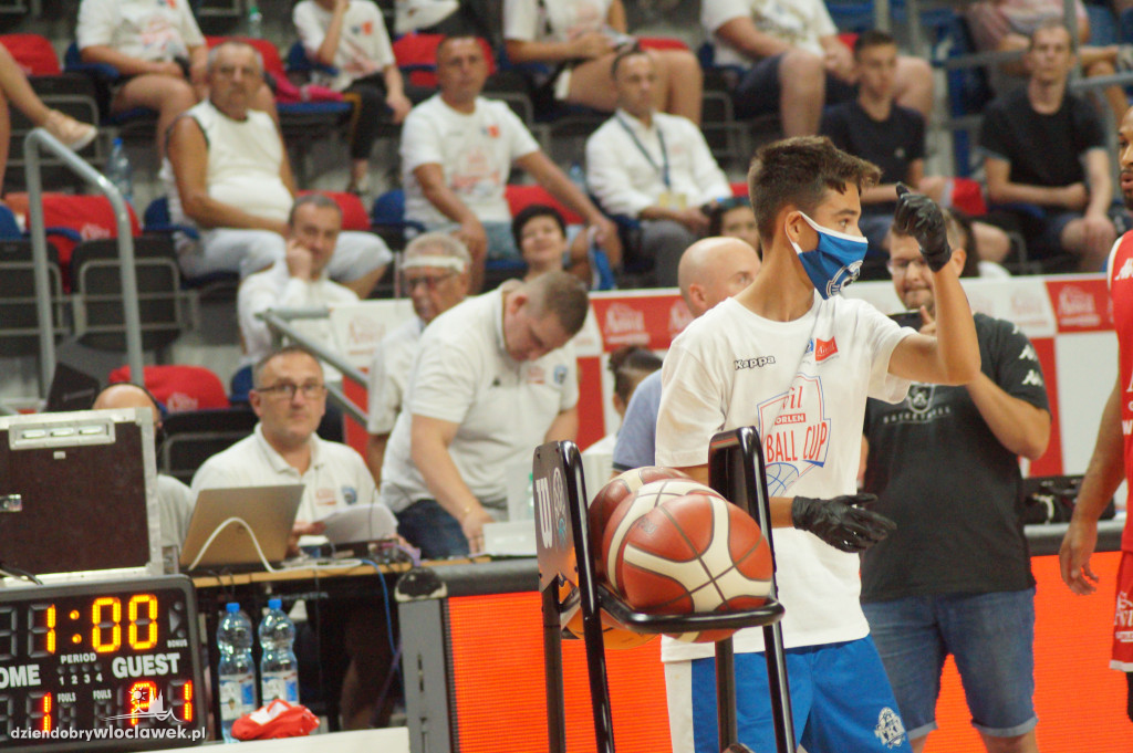 Konkurs rzutów za trzy firmy Anwil