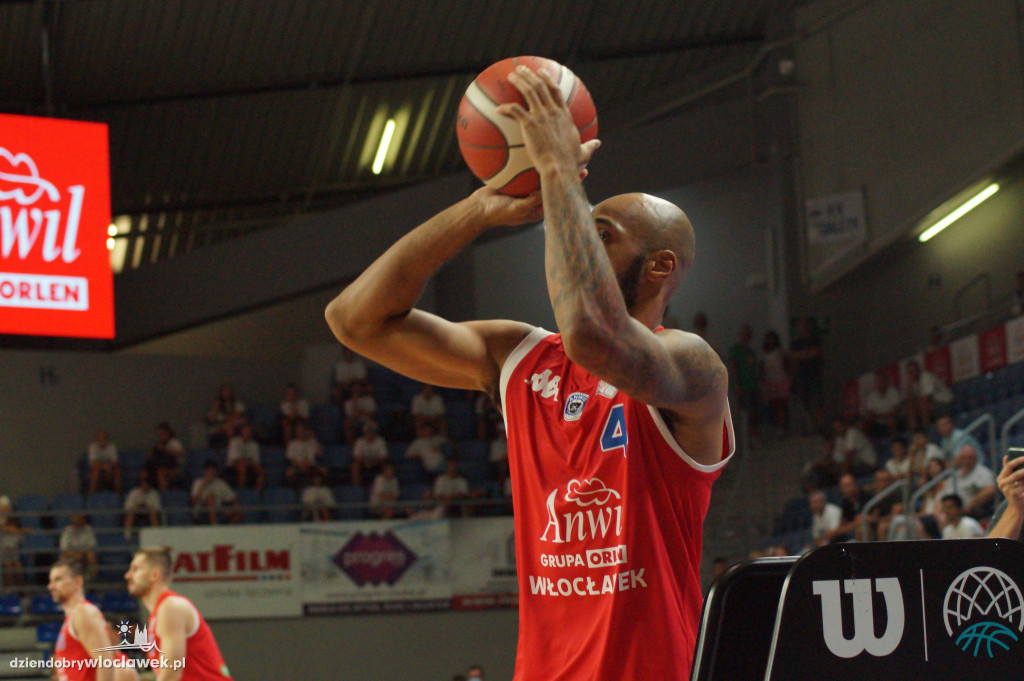 Konkurs rzutów za trzy firmy Anwil