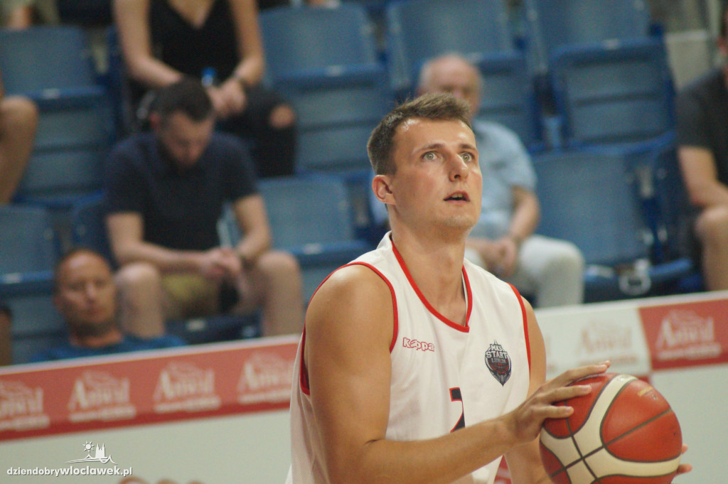 Konkurs rzutów za trzy firmy Anwil