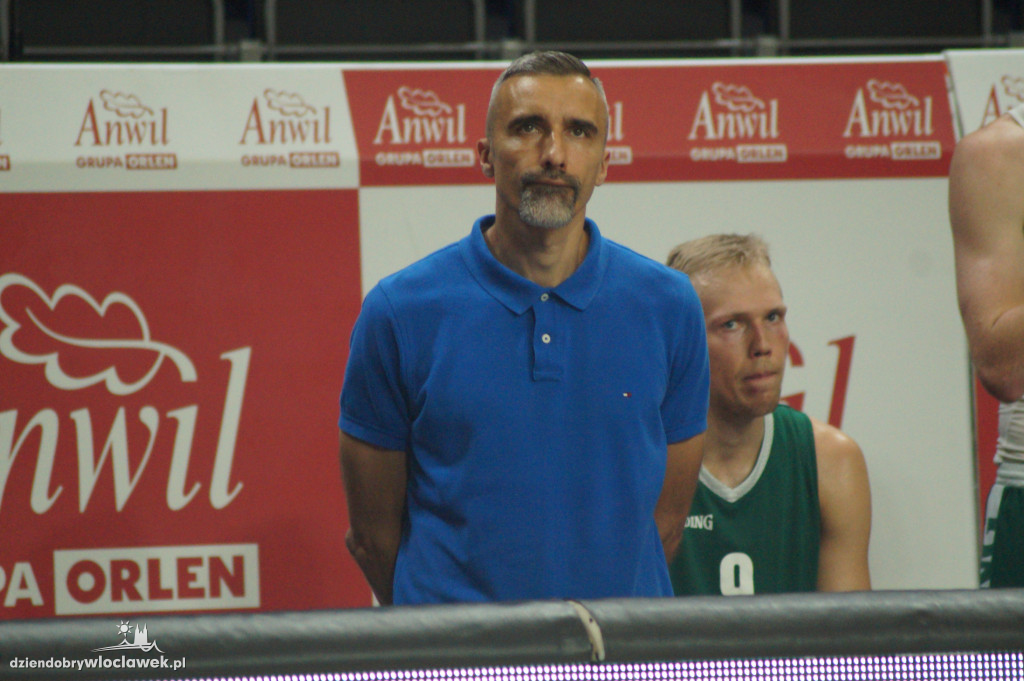Konkurs rzutów za trzy firmy Anwil