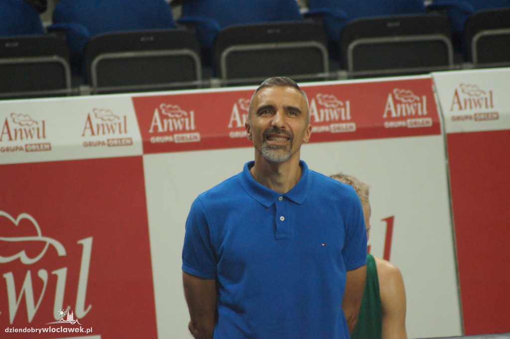 Konkurs rzutów za trzy firmy Anwil