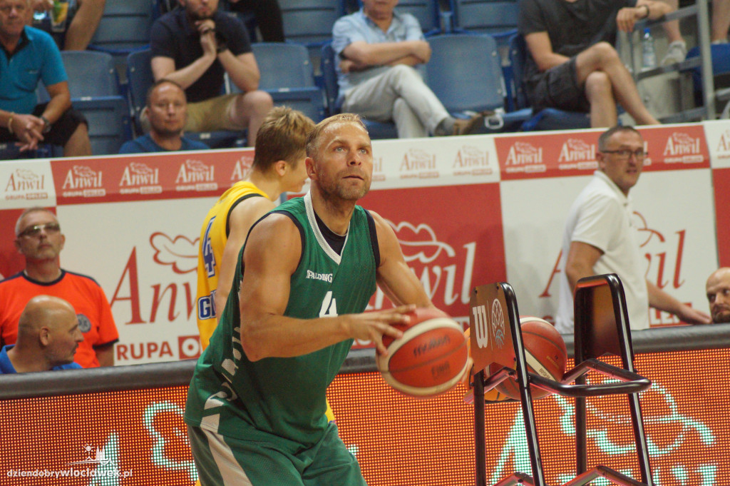 Konkurs rzutów za trzy firmy Anwil