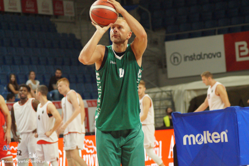 Konkurs rzutów za trzy firmy Anwil