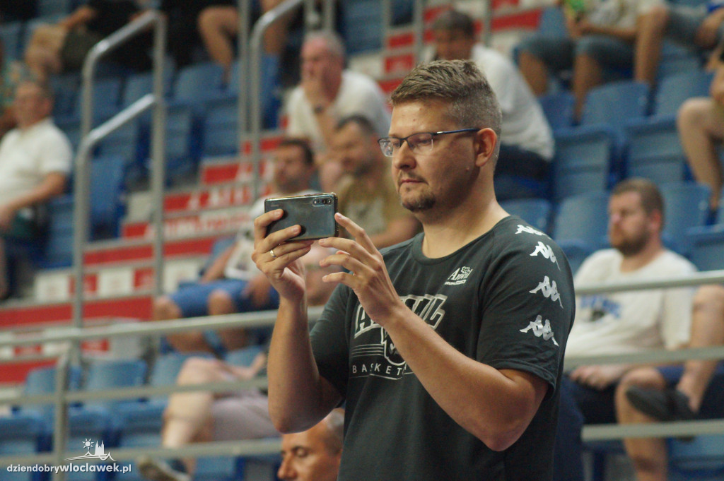 Konkurs rzutów za trzy firmy Anwil