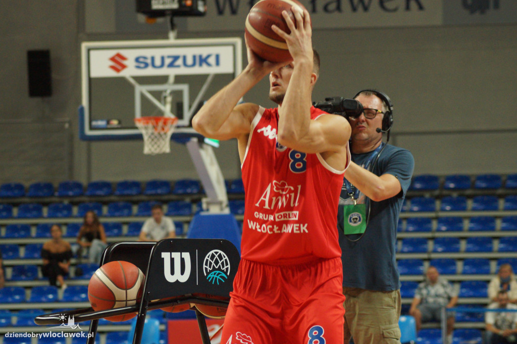 Konkurs rzutów za trzy firmy Anwil