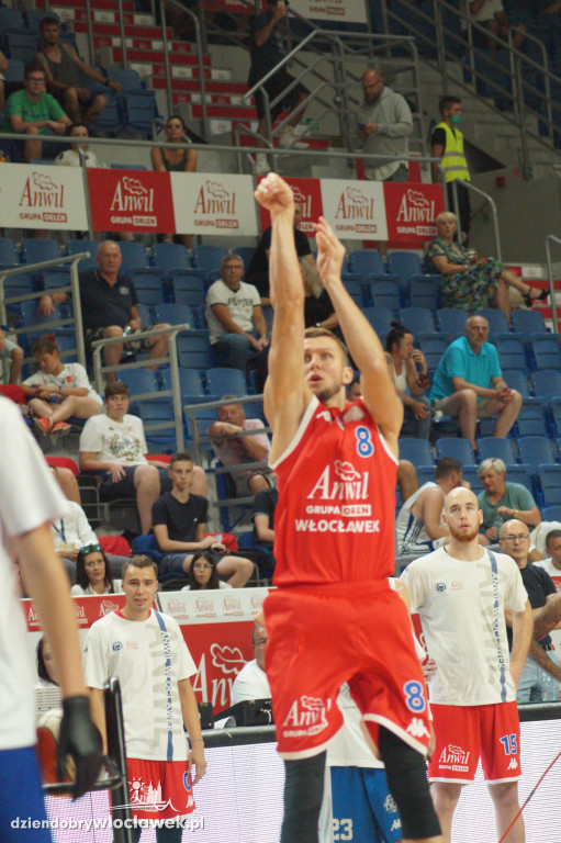 Konkurs rzutów za trzy firmy Anwil