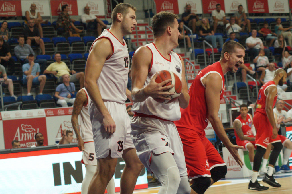Mecze 2. dnia Anwil Basketball Cup